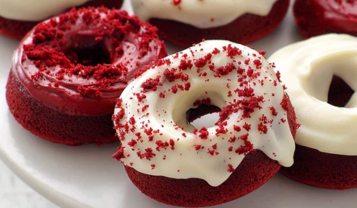 Featured image of Baked Red Velvet Donuts on a cake stand